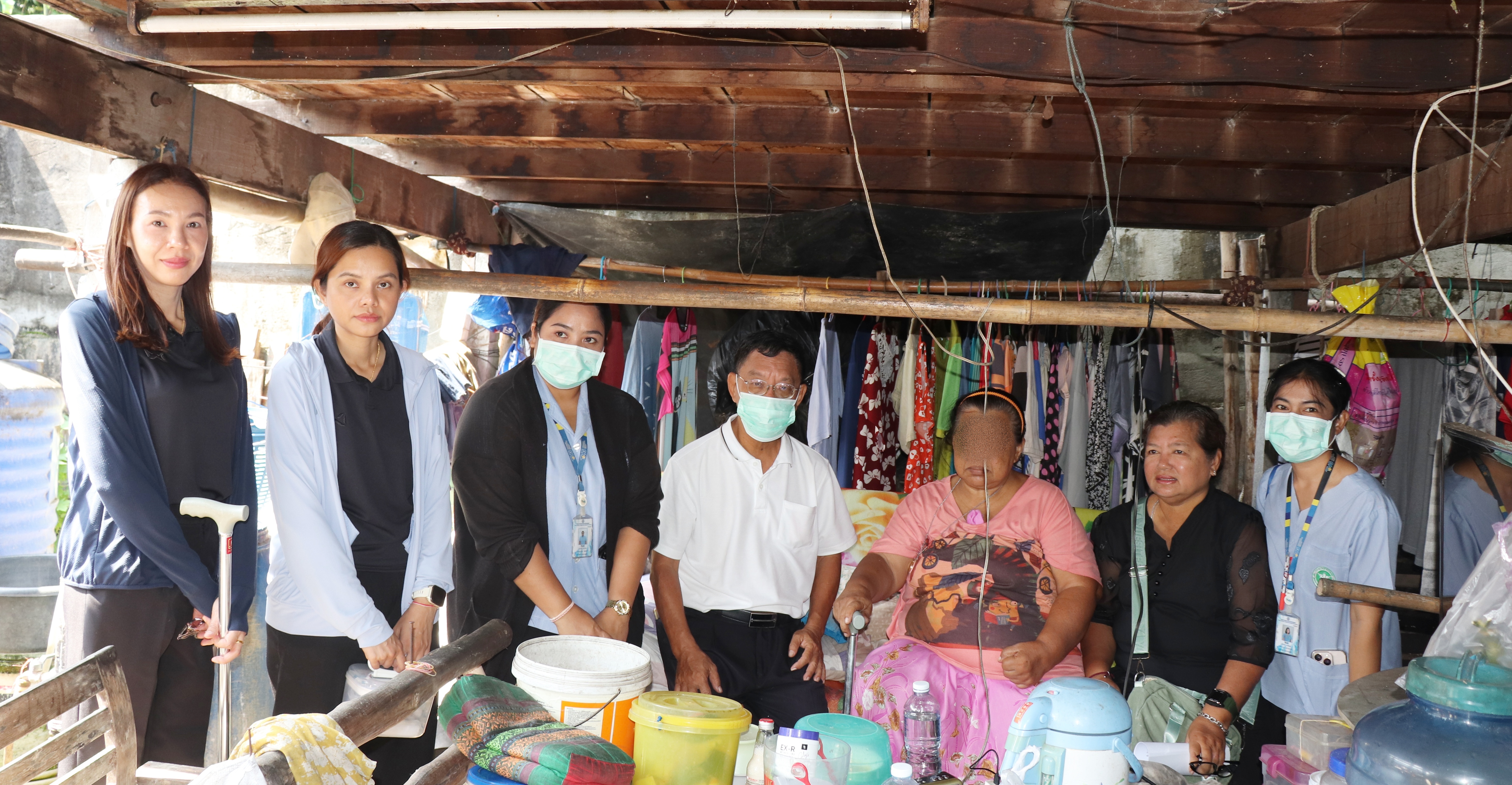 โรงพยาบาล อบจ.ภูเก็ต ลงพื้นที่ติดตามเยี่ยมบ้านผู้ป่วยติดบ้านติดเตียง...