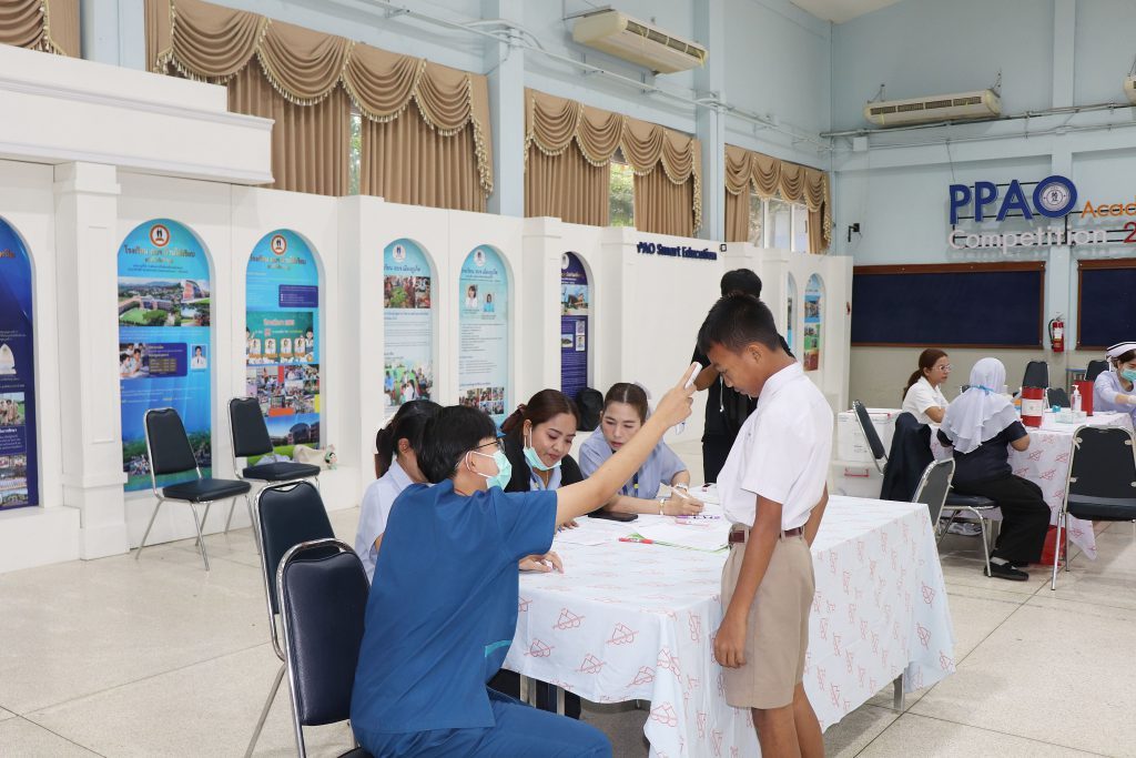 โรงพยาบาล อบจ.ภูเก็ต ลงพื้นที่บริการฉีดวัคซีนพื้นฐานให้แก่นักเรียนโรงเรียน อบจ.บ้านตลาดเหนือ