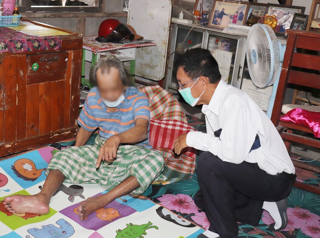โรงพยาบาล อบจ.ภูเก็ต ลงพื้นที่ติดตามเยี่ยมบ้านผู้ป่วยติดบ้านติดเตียง