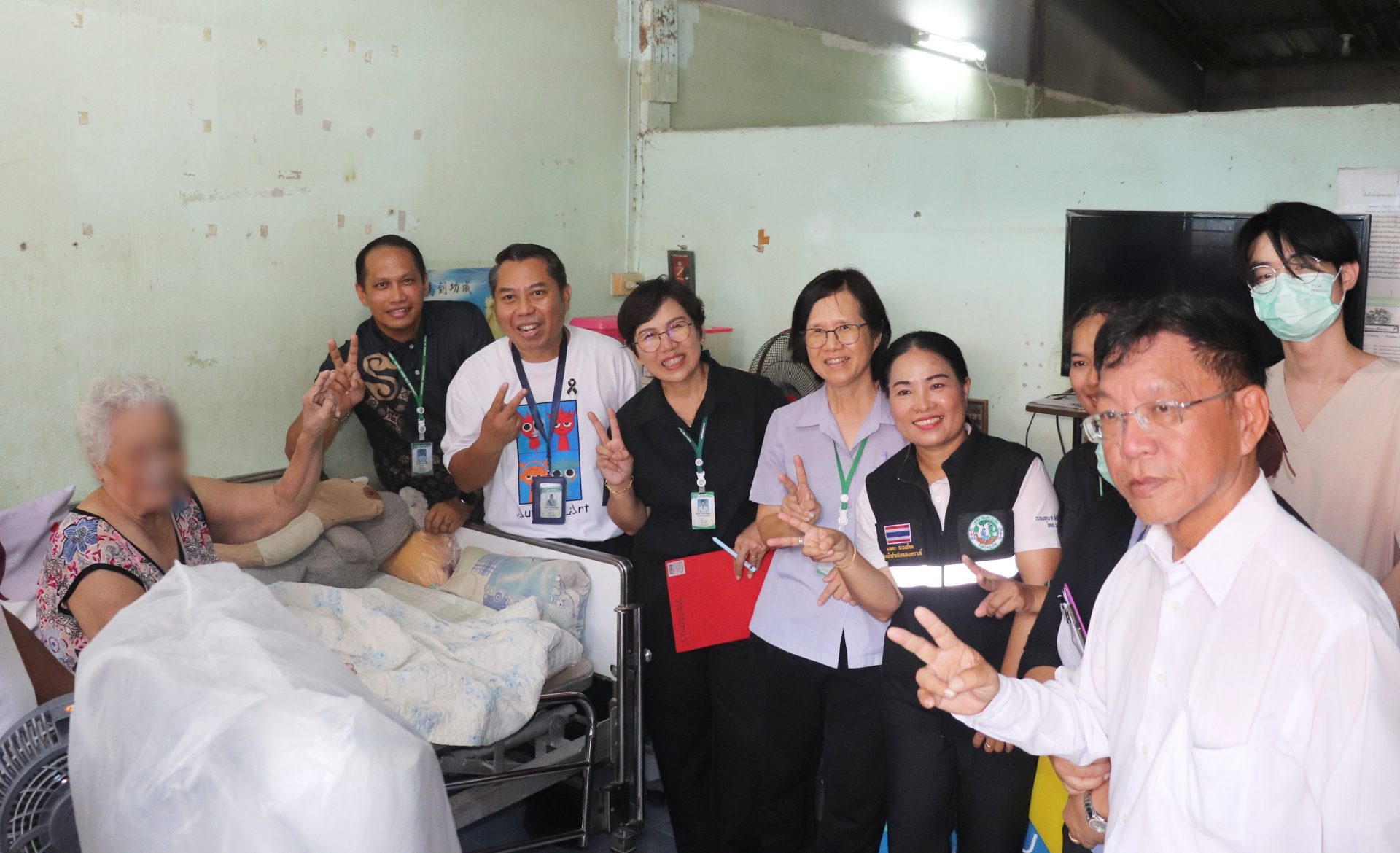 โรงพยาบาลองค์การบริหารส่วนจังหวัดภูเก็ต ลงพื้นที่ติดตามเยี่ยมบ้านผู้ป่วยติดบ้านติดเตียง ในพื้นที่ชุมชนสะพานร่วมพูนผล 1 และชุมชนสะพานร่วมพูนผล 2